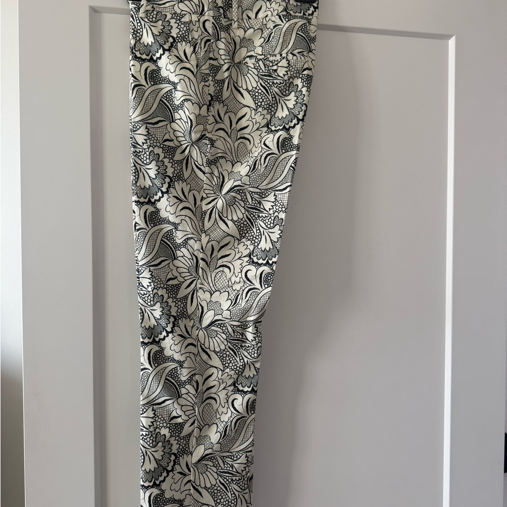 Weekend Max Mara Black and White Floral Cropped Pants